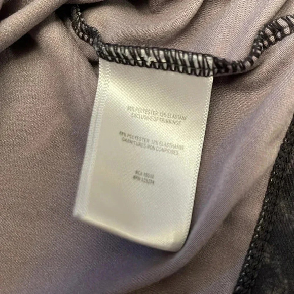 Lole brown and black patterned t-shirt size Small - Picture 5 of 5